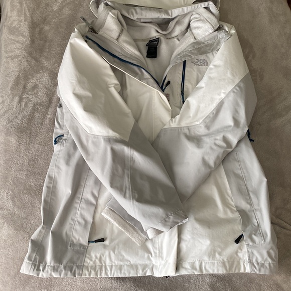 Gray & White Jacket - The North Face - Picture 2 of 16